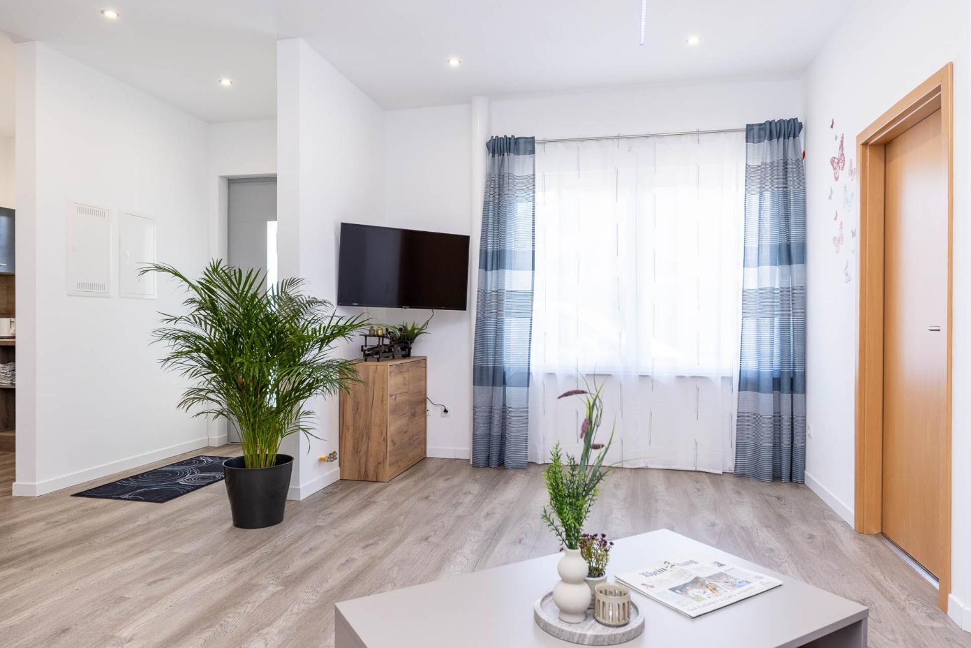 Neu I Ferienwohnung Jasmin Andernach Exterior photo
