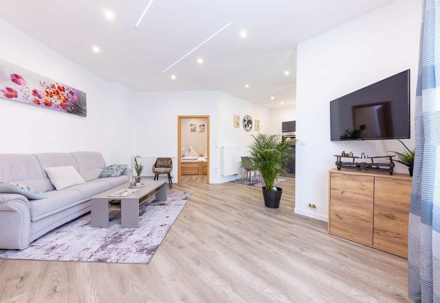 Neu I Ferienwohnung Jasmin Andernach Exterior photo